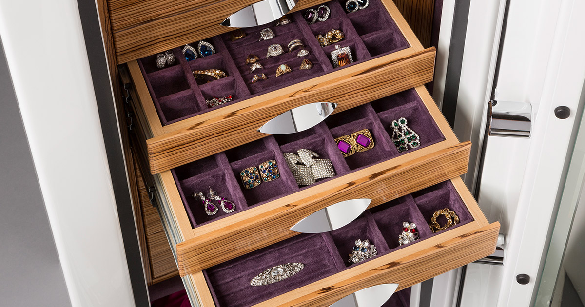 What to Consider When Designing the Jewelry Safe with Drawers of Your Dreams